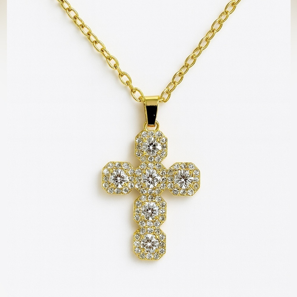 ⚜️ Elegant Gold Cross Pendant Necklace